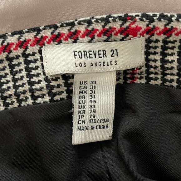 Mini Skirt w/ Pockets (Houndstooth / Plaid) - Picture 4 of 4